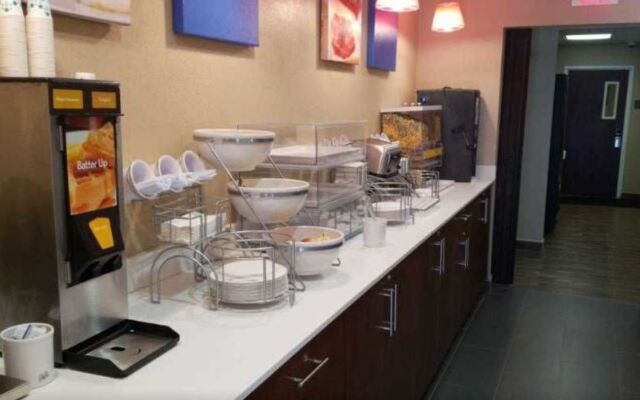 Comfort Inn & Suites Montgomery East Carmichael Rd