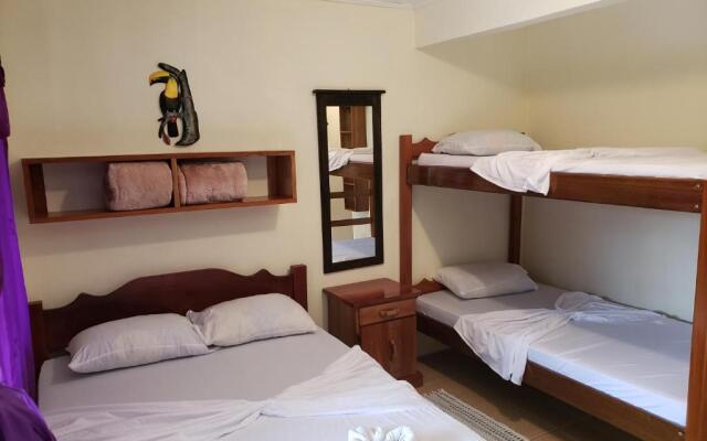 Cabinas Pura Vida Bed & Breakfast