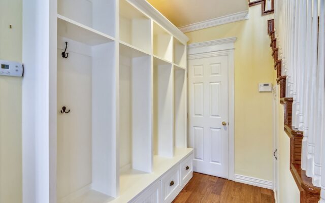 The Turquoise Turtle 4 Bedroom Home