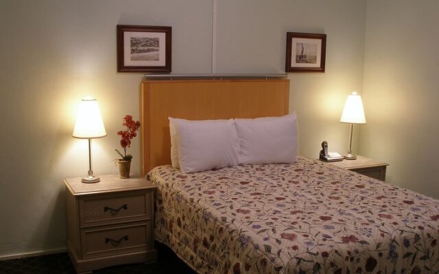 Historic Tavernier Inn Hotel