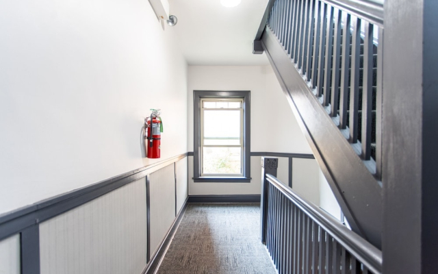Aesthetic Vibrant 2BR Apt Lincoln Square