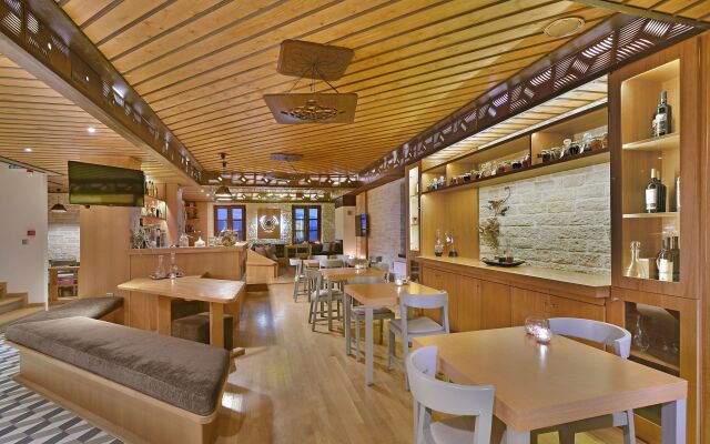 Dilofo Hotel Luxury Suites