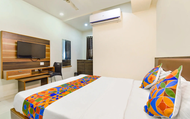 Fabhotel Crystal