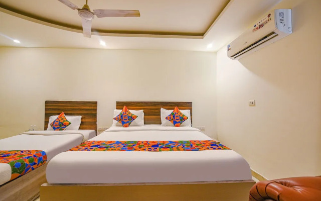Fabhotel Laxmi Palace