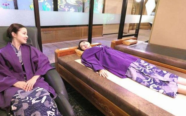 Yuraku Hotel