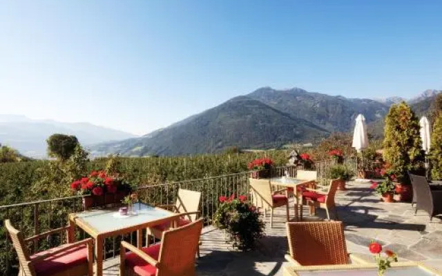 Tirolerhof Pension & Apartments