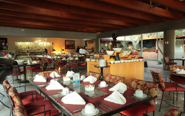 Hosteria Las Quintas Hotel