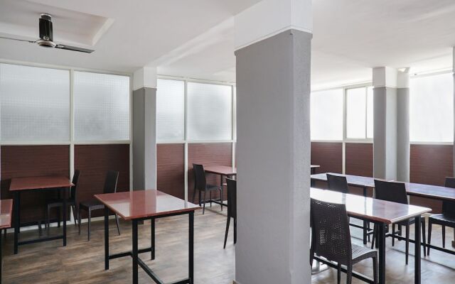 Hotel Twin Tower 2 By OYO Rooms