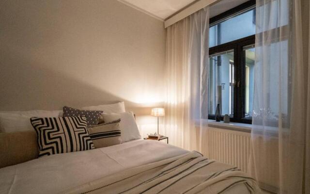 Roost Freda 43