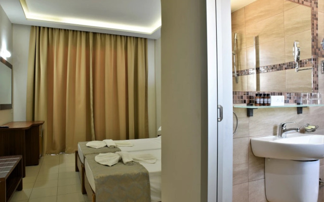 Euroxenia Marathon Hotel