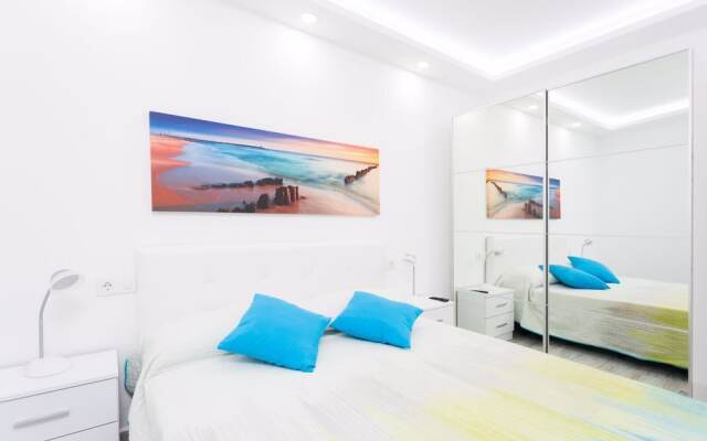 1107. Bright Modern Apartment With Spectacular Sea Views