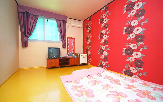 Gangneung Sanseong Park Pension