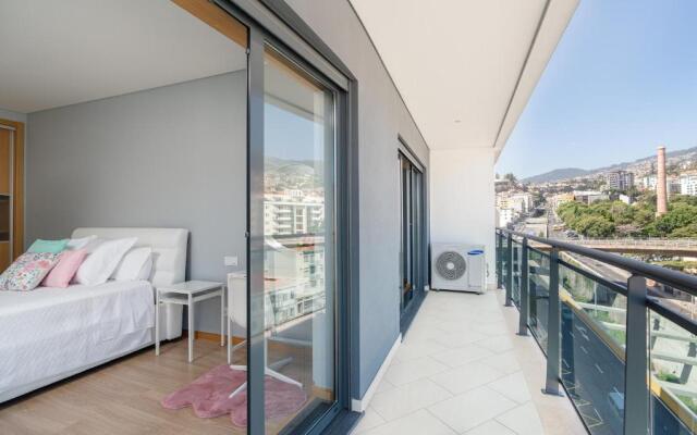 Luxurious Apartment Funchal - Casa Valentina - Rent2U, Lda