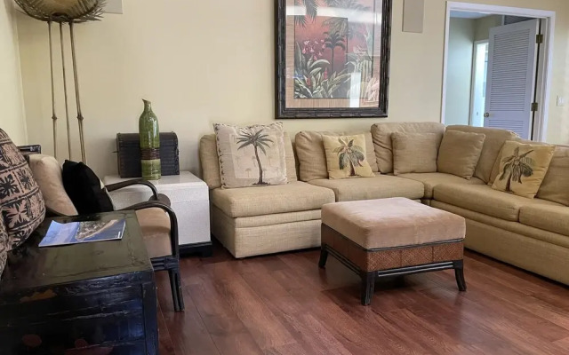 Huaka Mahina 4 Bedroom Home by RedAwning