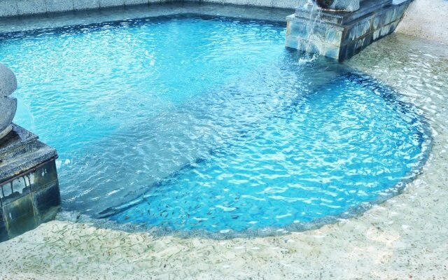 Country Garden Holiday Hot Spring Hotel Fogang