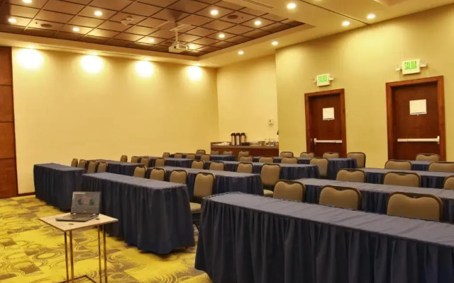 Holiday Inn Express & Suites Mexicali by IHG