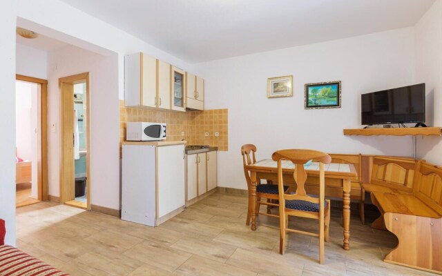 Stunning Apartment in Fazana With 1 Bedrooms and Wifi