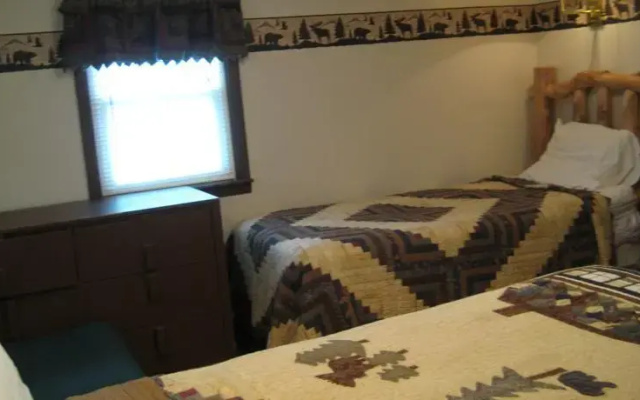 Pine Creek Cabins