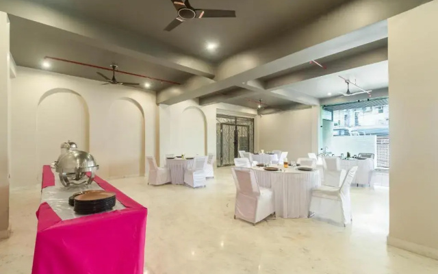Treebo Aashirwad Bliss Inn With Swimming Pool