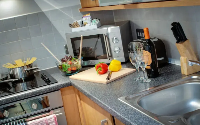 Base Serviced Apartments - Cumberland Apartments