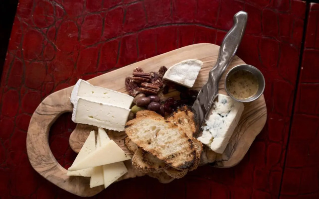 Ambassador Hotel Kansas City, Autograph Collection