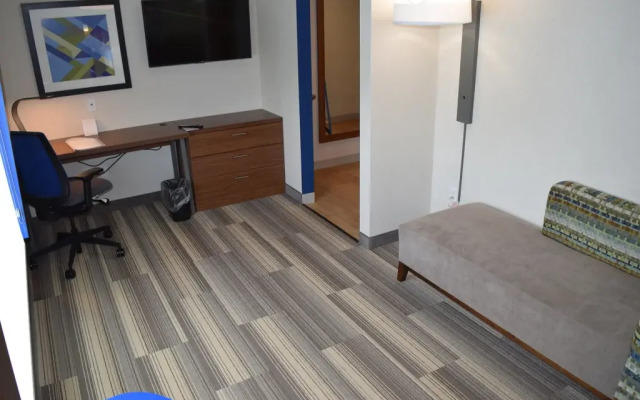 Holiday Inn Express & Suites Ithaca by IHG