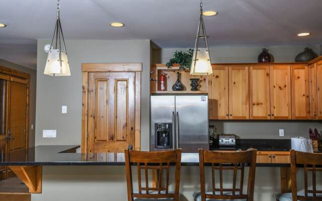 Kendall Camp Get-A-Way 4 Bedroom Townhome