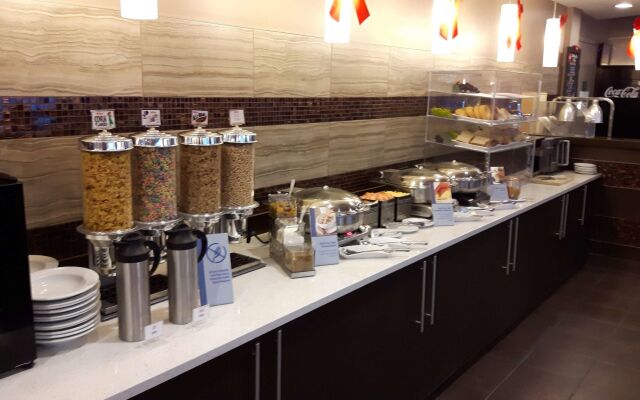 Hampton Inn by Hilton Winnipeg Downtown