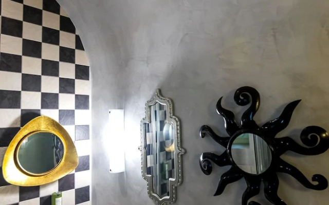 1897 Old River Mansion