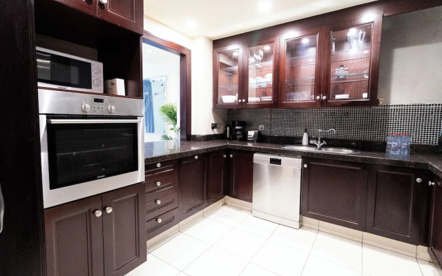 Reehan 1 - Happy Season - 2BR - Downtown