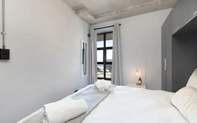 Manhattan on Coral 7