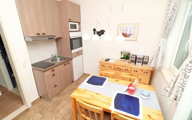 Apartments Trstenica