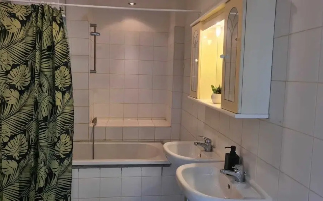 Comfortable 3BR Apartment Belvedere Area