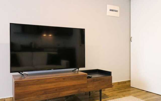 w Industrial and Quiet Studio in Barranco