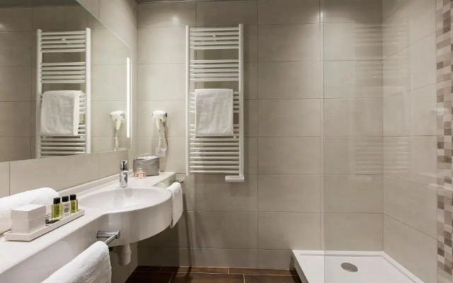 Hôtel Roi Soleil Prestige Plaisir - St Quentin