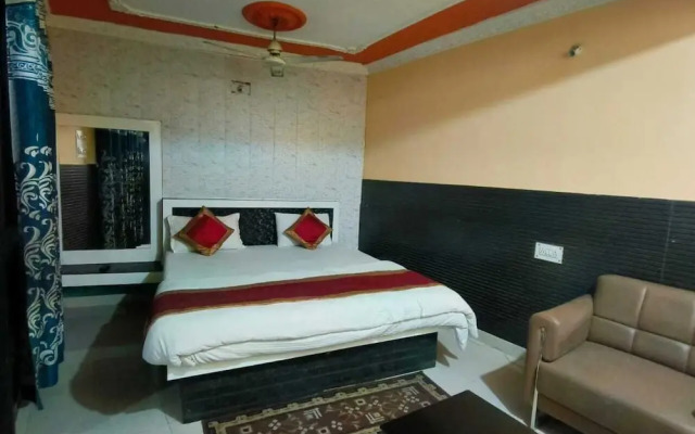 Hotel J B Palace