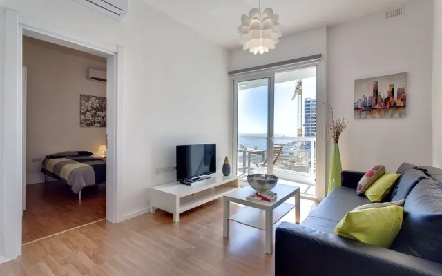 Modern 2 Bedroom Seaview Apartment