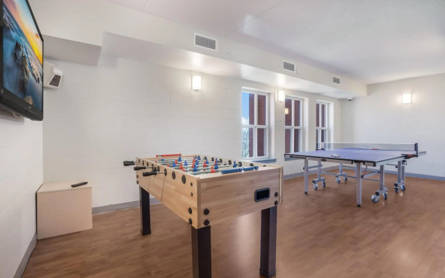 Residence & Conference Centre - Welland