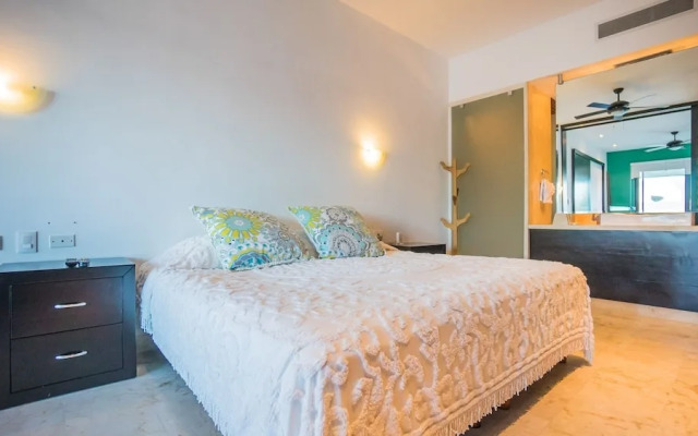 Las Brisas 402 1 Bedroom Condo by RedAwning