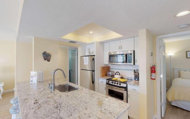 Midnight Cove II Bldg 7: Top Floor With Views