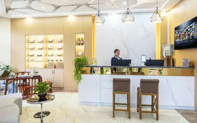 Qujing Time Lives Hotel