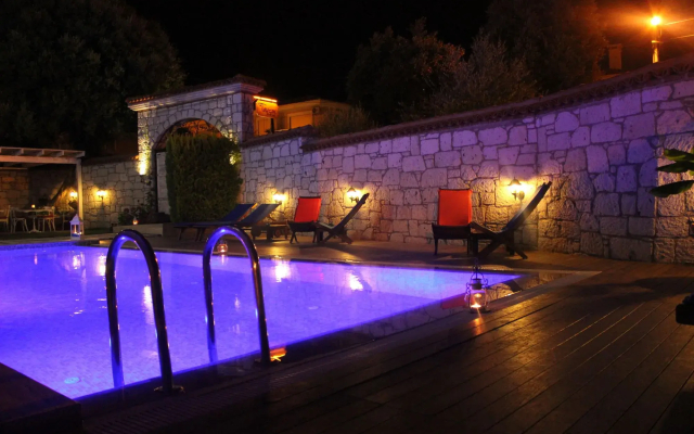 Tarcin Alacati Otel