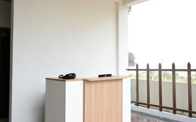 V Wella Inn By OYO Rooms