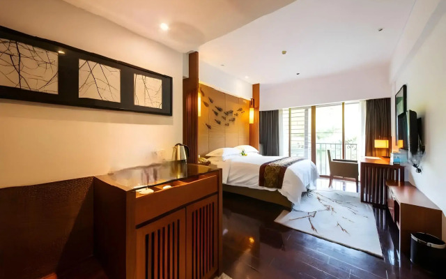 Baiyun Lakeside Hotel
