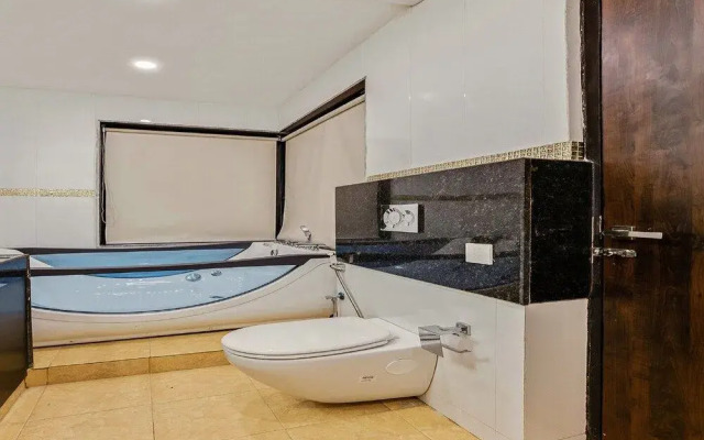 Capital O 38052 Hotel Bhopal Palace