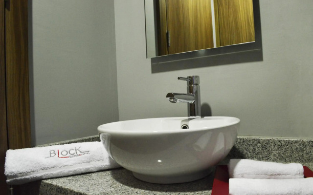 Hotel Block Suites