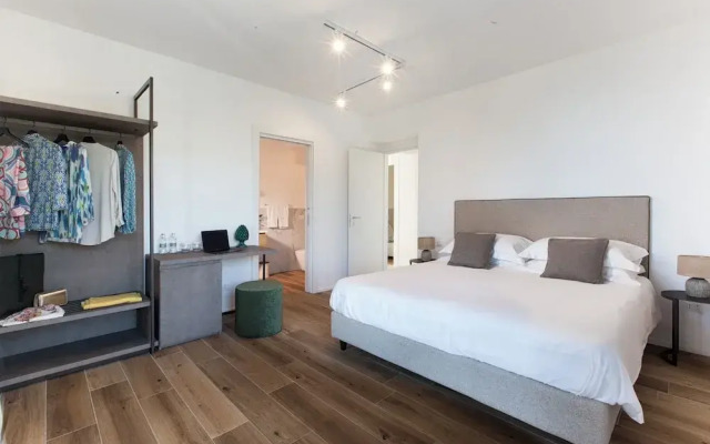 Design Villa With Infinity Pool & Li Galli View