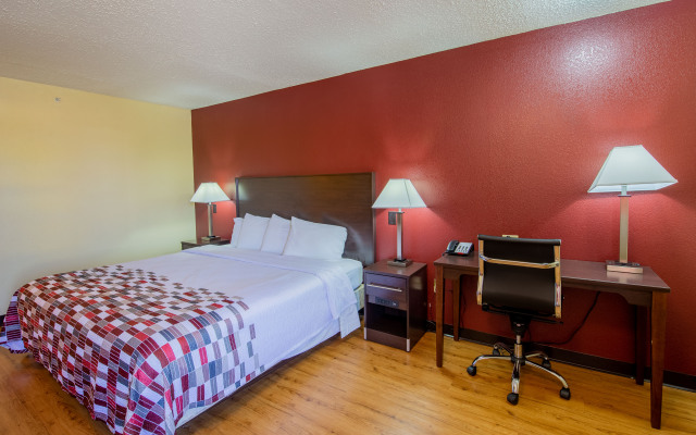 Red Roof Inn & Suites Indianapolis Airport