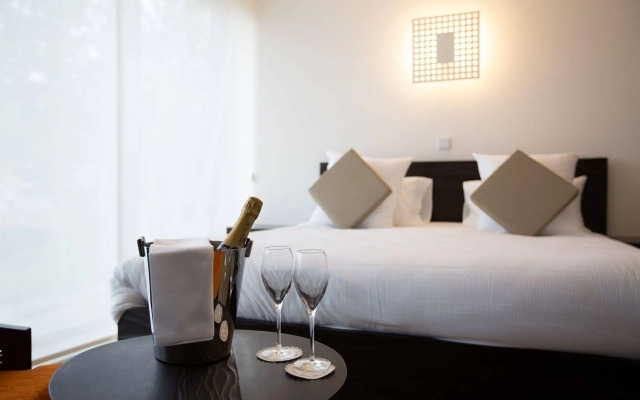 Le Pier Toulouse Hotel