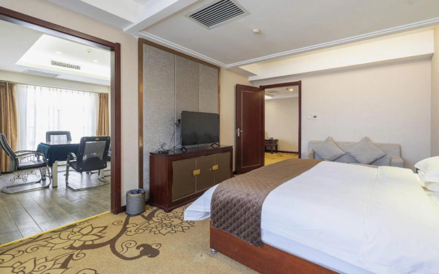 Junhao International Hotel (High-speed Railway North Station  Metro Station Branch)